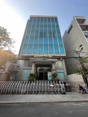 bán tòa nhà mt sân bay tân sơn nhất - dt 2.000m2 sàn - hầm - 7 tầng - hđt 360 triệu - giá 100 tỷ