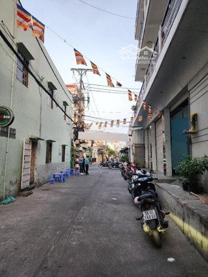 nhà 4x19 chỉ 6,3tỷ còn thương lượng hòa bình đầm sen