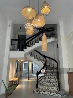 hẻm xe hơi thông cách mặt tiền chỉ 10m, gần 100m2 đất, 4 tầng bề thế ngay khu vực hiếm nhà bán