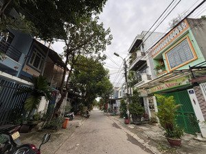 bán nhà cấp 4 đồng trí 4
dt 77m2 ngang 4m5 giá chỉ 4,4 tỷ
rẻ hơn nhà kiệt lại ở trung tâm.