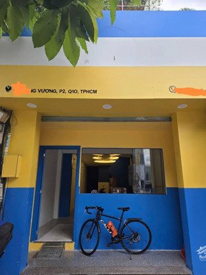 cho thuê mbkd mặt tiền hùng vương,p2,q10, dtsd 100m2, lối đi riêng,wc riêng giá 24tr/tháng.