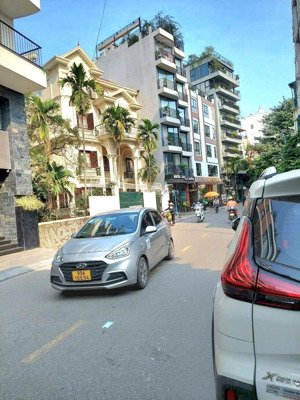 bán nhà mặt phố tô ngọc vân 170m2, 9 tầng giá: 118 tỷ. tây hồ