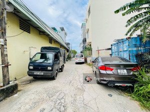 nhà 3 tầng kiên cố đường 24 p.linh đông hẻm xe tải tránh nhau 74m2 tặng toàn bộ nội thất giá tốt