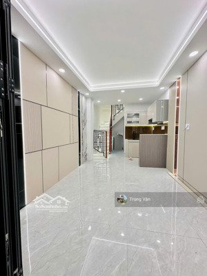 khu phân lô hẻm 4m ngay hoàng diệu giáp q1 - nhà mới 4 tầng vuông vức. chỉ 5,6 tỷ