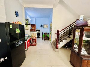 5,9 tỷ - nhà đẹp ngay trung tâm đường 39, bình trưng tây, q2 - ngang 6,4m