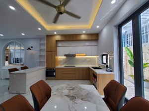 bán nhanh nhà mới gói 8, đầy đủ nội thất, đang có dòng tiền 25tr/tháng