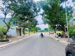 bán đất mặt tiền đường 17.5m tđc hòn rớ 2 nhánh sông -
diện tích : 75m2 ngang 5m