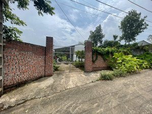 lô đất tiềm năng, sẵn nhà cấp 4 tại phú sơn, cách trường học, chợ, trạm y tế bán kính chưa đến 1km