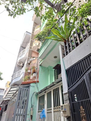 cần bán nhà hẻm, phan văn trị,, 3x9, 4 lầu, giá 6 tỷ