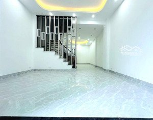 đức thượng - hoài đức 41m² 4 tầng nhỉnh 4ty.10m ra ô tô dừng đỗ.