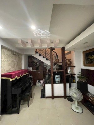 5 tầng - đẹp - xe hơi đỗ cửa hẻm thông lý thường kiệt - lạc long quân - 7tỷ3.