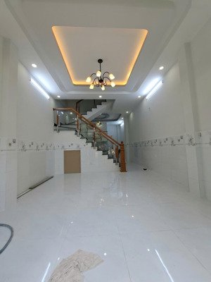 nhà mới đẹp 3 tầng 40m2 ngay gò xoài lê văn quới