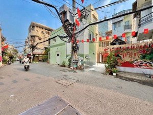 hẻm xe tải ngay học viện cán bộ nhà đẹp 3 tầng đúc btct đường chu văn an 50m2 ngang 4m nhỉnh 7 tỉ