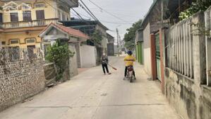 Bán lô 102m2 đất Tổ 9 - Quang Minh - Mê Linh , vị trí gần KCN Quang Minh , đường oto tải