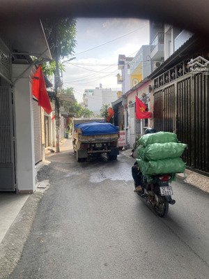 bán gấp hẻm xe hơi đổ cửa nguyễn văn khối 40m2 giá 5.49ty