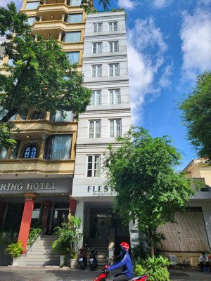 khu phố nhật! tòa nhà ngay mt lê thánh tôn, quận 1 150m2(6x25m) 7 tầng - hđt: 250 triệu, 95 tỷ