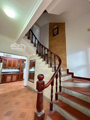 (hạ chào 1 tỷ)! bán nhà vũ ngọc phan, 60m2, 5 tầng, mặt tiền 4m, gần phố, sổ a4, tiện ích bạt ngàn!