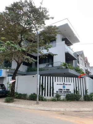 nhỉnh 70 tỷ - biệt thự ô góc hai mặt tiền - khu đô thị mới cổ nhuế - 236m2 - ô tô tránh