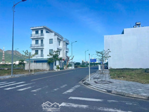 lô góc đường nhựa 16m siêu dẹp kđt nam vĩnh hải- nha trang- khánh hoà