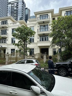 bán biệt thự song lập 10x22,5m tại vinhome bason 200 tỷ có sổ hồng