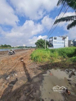 bán đất lô góc mt sông vàm thuật xây chdv, nhà hàng dt 89m(5,5x19) .đường 20m