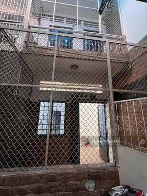 nhà gần chợ bà chiểu 3 phòng ngủ chỉ 10tr/tháng