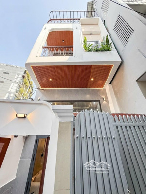 nhà đẹp giáp quận 1 đối diện sunwah paerl ngay cầu thủ thiêm 46m2 3 tầng 3pn full nội thất