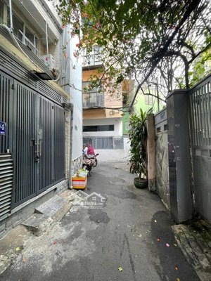 nhà hiếm cách hẻm xe hơi cô bắc phườn 1 phú nhuận trệt 3 lầu