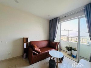 cần bán căn hộ 2 phòng ngủ, bancon đông nam k ngại nắng chiều. giá chốt 2,350 tỷ.hương 