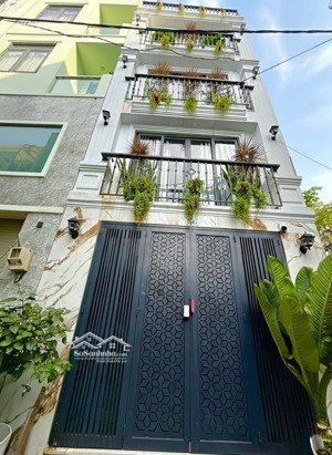 nhà đẹp đón tết 5 tầng btct 4pn 5wc vị trí trung tâm đại học văn lang, dương quảng hàm