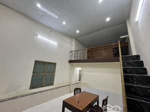 cho thuê nhà mặt tiền đường cmt8, gần ngã 3 nguyễn nhàn