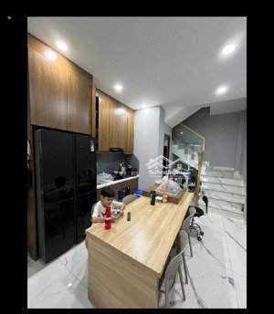 bán nhà q3 nguyễn thiện thuật, 4 tầng, 38m2, hẻm xe hơi, sổ vuông đẹp, giá nhỉnh 8 tỷ