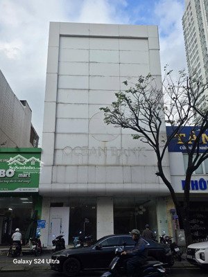 bán đất mặt tiền hàm nghi tặng nhà 3 tầng, con đường thương mại sầm uất, cách sân bay chỉ 200m