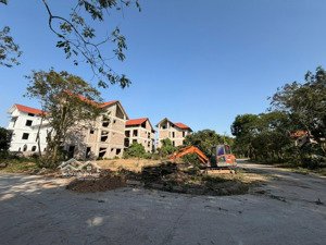 khoảng 4x tr/m2 bt sổ đỏ 350m2, vị trí đắc địa kđt quang minh - ml - hn