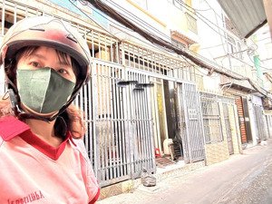 bán nhanh nhà mới đ.hoàng diệu, 20m ra mt xe hơi,lưu thông vĩnh khánh, khánh hội, bến vân đồn.