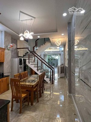 căn hộ dịch vụ 4 tầng 7 phòng ngủ khép kín full nội thất - dt 4m x 16m - khu nhà cao tầng đồng bộ