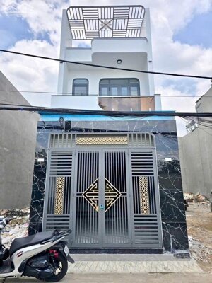 Nhà mặt tiền đường thông sân ô tô7 chỗ 3.8 tỷ 81 m2 /1 lầu 1 trệt