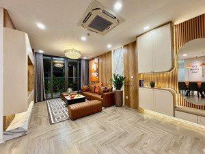 cần bán nhà dòng tiền 55tr/tháng ngõ to siêu đẹp. lh 