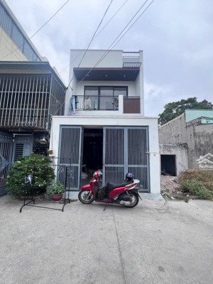 nhà lầu. hẻm xe tải. phạm văn đồng. linh đông. ô tô đỗ ngày đêm. nhà mới. sổ hồng sạch