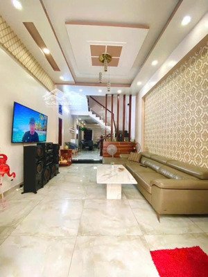 cho thuê nhà đẹp 3 lầu, đường quang trung, quận gò vấp