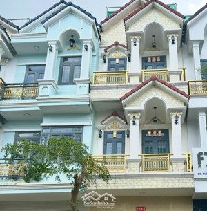 bán siêu phẩm nhà 3 tầng mới ở ngay - 102m2 -ngang 5 - đường nguyễn thị khắp dĩ an xe hơi tránh.