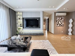 bán gấp căn góc 143m2 full đồ đẹp ban công đông nam hpc landmark