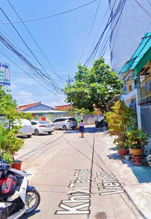 nhà 2 mặt trước sau ô tô tuệ tĩnh cách biển trần phú 400m ] trong khu tập thể viện 87. giá: 16 tỷ