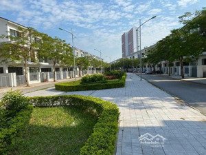 chính chủ bán gấp căn bt an vượng 180m2: giá 3x tỷ, gần hồ thiên văn học. lh: 