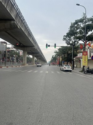 mặt phố hồ tùng mậu 6tầng thang máy - vỉa hè 1 mặt phố 1 mặt ngõ - toà văn phòng siêu đỉnh giá 28tỷ