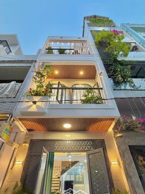 hàng mới hxh chỉ 10 tỷ- lê văn sỹ, quận 3 - vuông vức 40m2- nhà mới nội thất đầy đủ+ phòng xông hơi