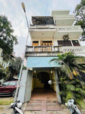 bán đất mặt phố hoàng sâm 40m2 - vỉa hè kinh doanh đẳng cấp - chỉ hơn 20 tỷ