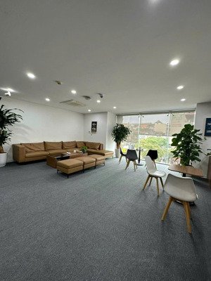 cho thuê sàn văn phòng 220m2 hà đông full trần sàn vị trí đẹp