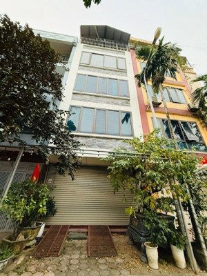 chính chủ cần bán nhà phân lô ở lê trọng tấn ,thanh xuân.60m2, 5 tầng, mt 5m,oto kinh doanh.13,5 ty