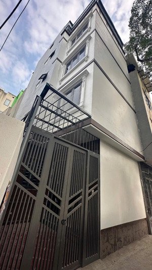 nhà mới lai xá 45m 5 tầng ô tô đỗ cửa nhỉnh 6 tỷ ngõ rộng, ô tô đỗ cửa full nội th